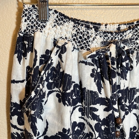 Casual Floral Linen Blend Straight Leg Pant - Picture 3 of 12